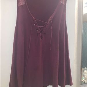 Burgundy tanktop with lace detailing
